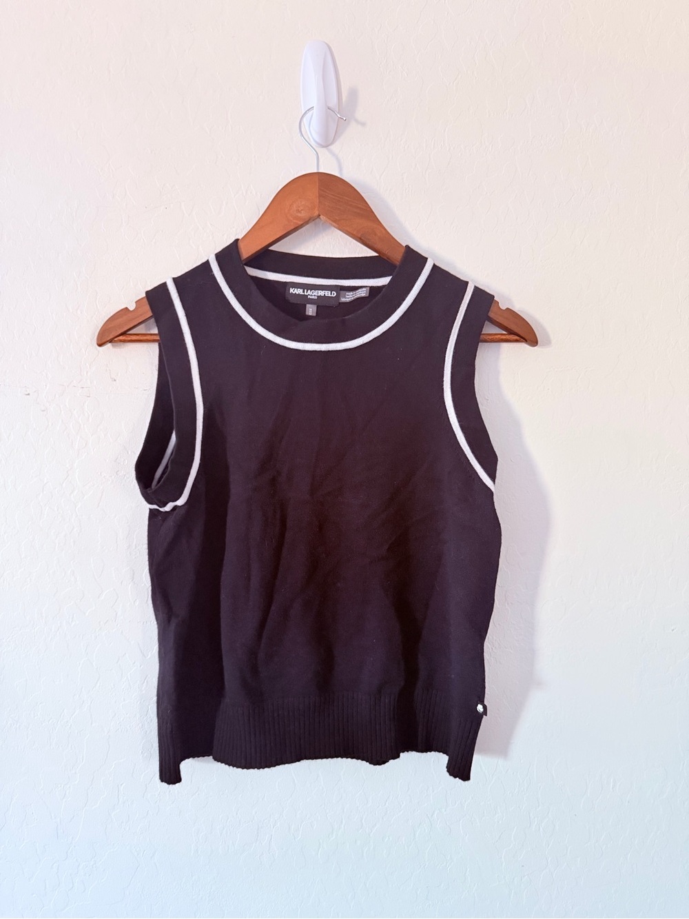 Karl Lagerfeld Paris Black White Trim Sleeveless Knit Sweater Vest M